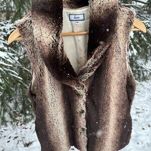 Faux Fur Sleeveless Vest Fully Lined Fuzzy Soft Collared Vintage Medium Buttoned